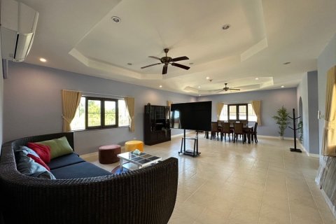 Villa in Hua Hin, Thailand 3 bedrooms № 168394 - photo 9
