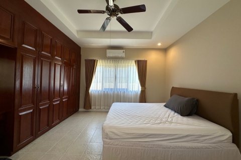 Villa in Hua Hin, Thailand 3 bedrooms № 168394 - photo 17