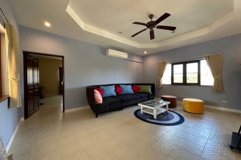 Villa in Hua Hin, Thailand 3 bedrooms № 168394 - photo 10