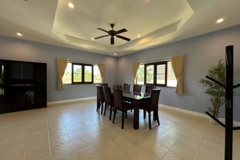 Villa in Hua Hin, Thailand 3 bedrooms № 168394 - photo 11