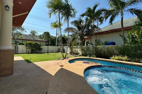 Villa in Hua Hin, Thailand 3 bedrooms № 168394 - photo 3