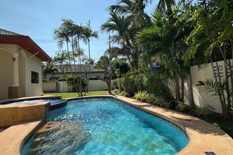 Villa in Hua Hin, Thailand 3 bedrooms № 168394 - photo 4