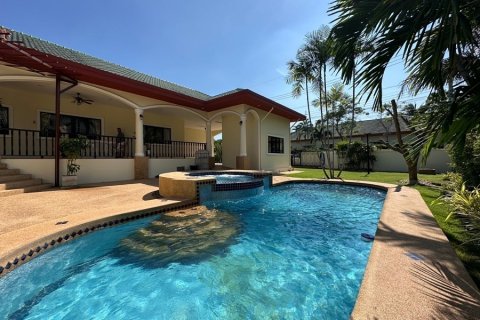 Villa in Hua Hin, Thailand 3 bedrooms № 168394