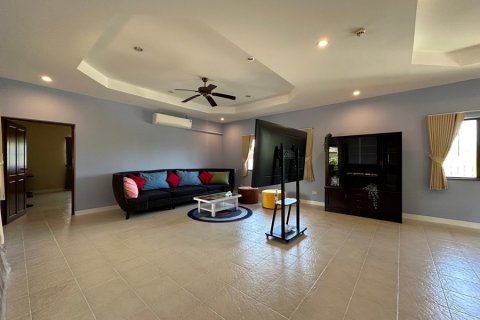 Villa in Hua Hin, Thailand 3 bedrooms № 168394 - photo 7