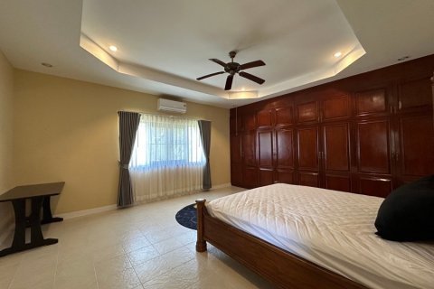 Villa in Hua Hin, Thailand 3 bedrooms № 168394 - photo 16