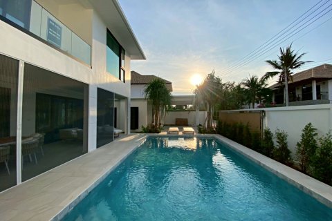 Вилла в Хуа Хине, Таиланд с 4 спальнями № 168362 - фото 2