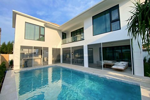 Вилла в Хуа Хине, Таиланд с 4 спальнями № 168362