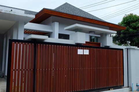 Villa in Phuket, Thailand 2 bedrooms № 137324 - photo 1