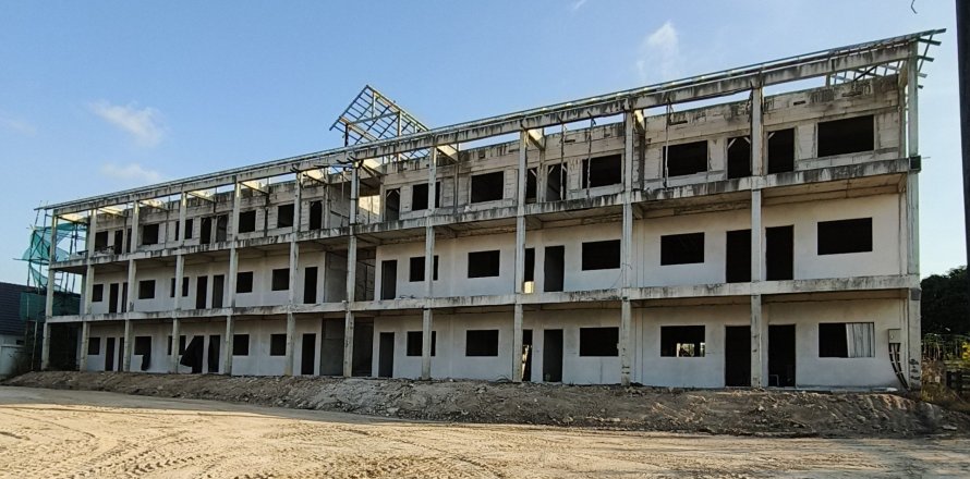 Commercial property in Rayong, Thailand № 137326