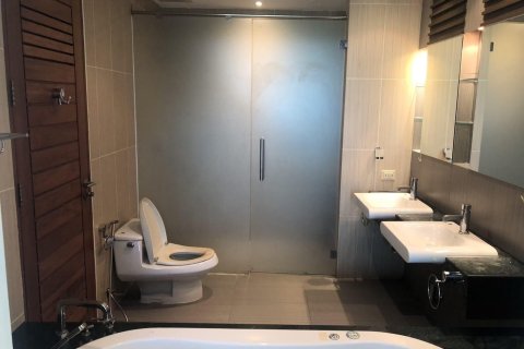 Condo in Phuket, Thailand, 3 bedrooms  № 156891 - photo 13