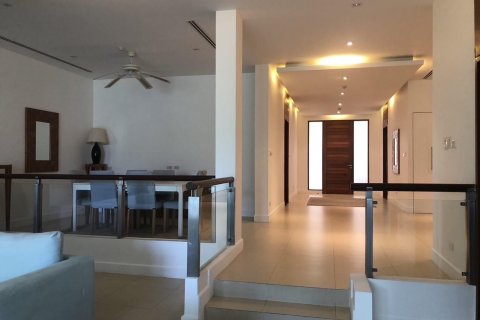 Condo in Phuket, Thailand, 3 bedrooms  № 156891 - photo 9