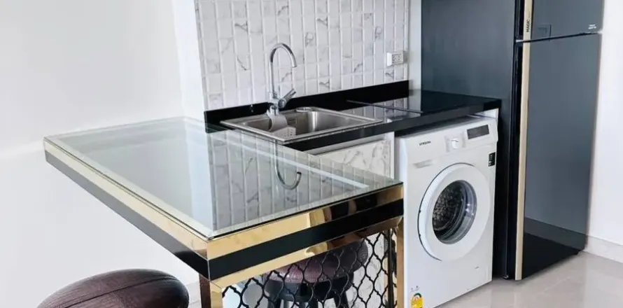 Studio dans le Condo à Pattaya, Thaïlande  № 171998