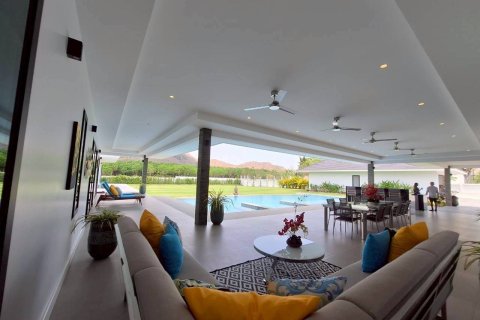 Villa à Hua Hin, Thaïlande 6 chambres № 171997 - photo 3