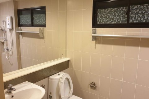 Townhouse in Nonthaburi, Thailand 3 bedrooms № 171999 - photo 12
