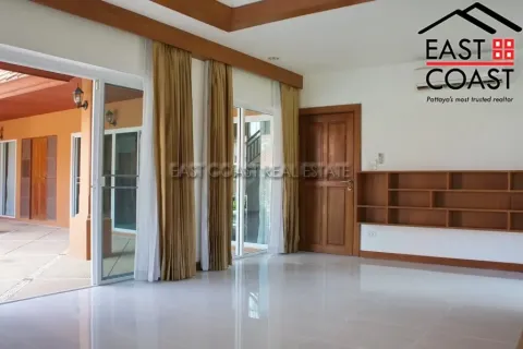 Casa de 7 dormitorios en Pattaya, Tailandia № 213228 - foto 19