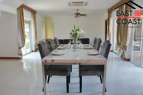 Casa de 7 dormitorios en Pattaya, Tailandia № 213228 - foto 24