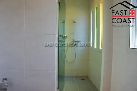Casa de 7 dormitorios en Pattaya, Tailandia № 213228 - foto 10