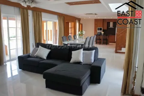 Casa de 7 dormitorios en Pattaya, Tailandia № 213228 - foto 23