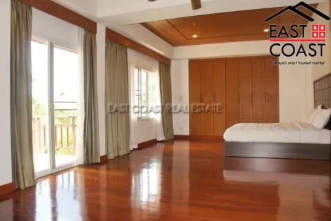 Casa de 7 dormitorios en Pattaya, Tailandia № 213228 - foto 3