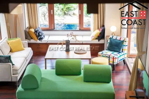 Casa de 4 dormitorios en Pattaya, Tailandia № 213229 - foto 5