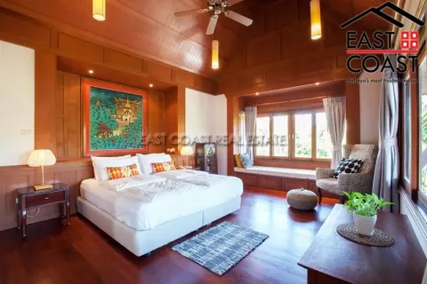 Casa de 4 dormitorios en Pattaya, Tailandia № 213229 - foto 8