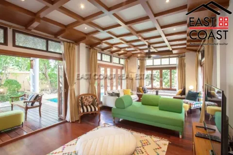 Casa de 4 dormitorios en Pattaya, Tailandia № 213229 - foto 6