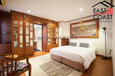Casa de 4 dormitorios en Pattaya, Tailandia № 213229 - foto 12