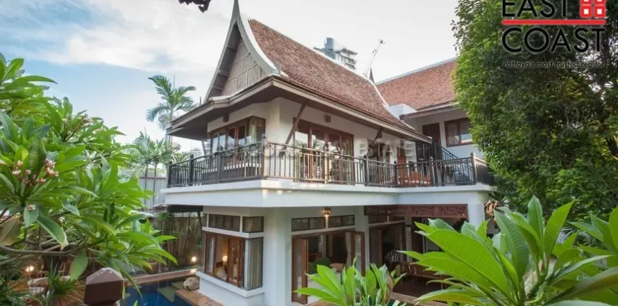 Casa de 4 dormitorios en Pattaya, Tailandia № 213229