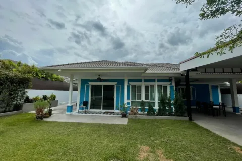 House in Hua Hin, Thailand 3 bedrooms № 163637 - photo 1