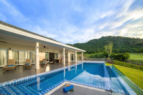 Villa in Hua Hin, Thailand 3 bedrooms № 114009 - photo 2