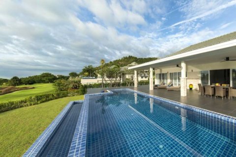 Villa in Hua Hin, Thailand 3 bedrooms № 114009 - photo 1