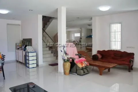 Casa de 3 dormitorios en Pattaya, Tailandia № 213677 - foto 3