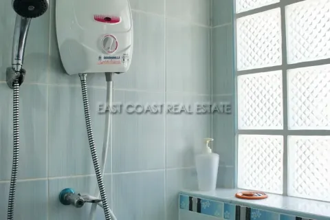 Casa de 3 dormitorios en Pattaya, Tailandia № 213677 - foto 16