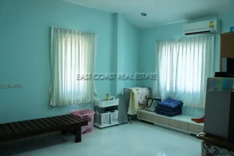 Casa de 3 dormitorios en Pattaya, Tailandia № 213677 - foto 14