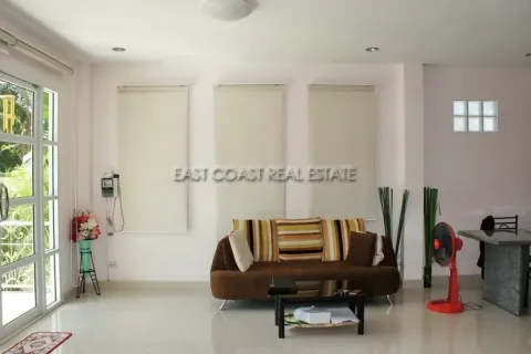 Casa de 3 dormitorios en Pattaya, Tailandia № 213677 - foto 5