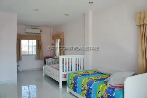 Casa de 3 dormitorios en Pattaya, Tailandia № 213677 - foto 17