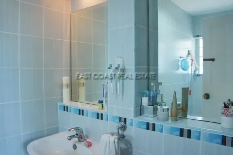 Casa de 3 dormitorios en Pattaya, Tailandia № 213677 - foto 15