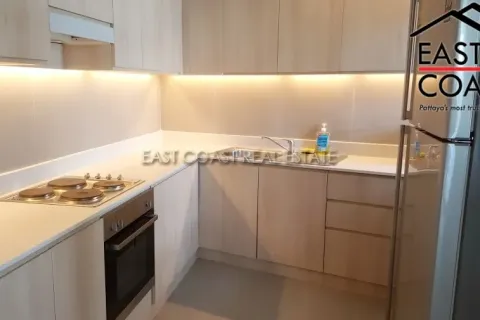 Condominio de 4 dormitorios en Pattaya, Tailandia № 213679 - foto 2