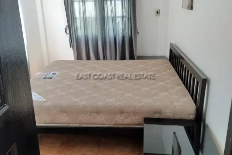 Casa de 4 dormitorios en Pattaya, Tailandia № 213682 - foto 9