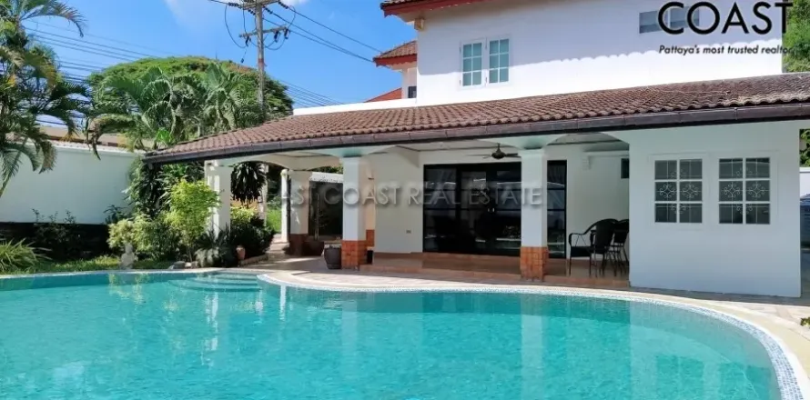 Casa de 4 dormitorios en Pattaya, Tailandia № 213682