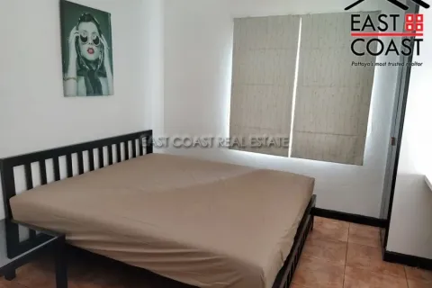 Casa de 4 dormitorios en Pattaya, Tailandia № 213682 - foto 10