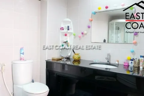 Condominio de 2 dormitorios en Jomtien Beach, Pattaya, Tailandia № 213676 - foto 8