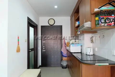 Condominio de 2 dormitorios en Jomtien Beach, Pattaya, Tailandia № 213676 - foto 12