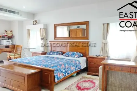 Condominio de 2 dormitorios en Jomtien Beach, Pattaya, Tailandia № 213676 - foto 4