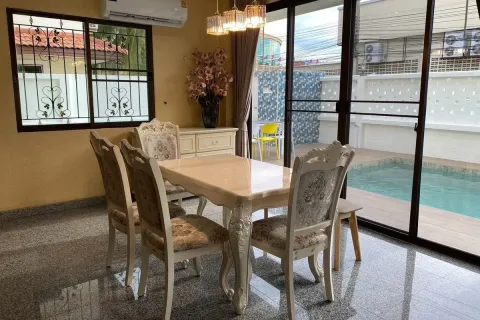 Casa de 4 dormitorios en Jomtien Beach, Pattaya, Tailandia № 211864 - foto 16