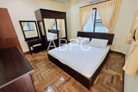 Casa de 4 dormitorios en Jomtien Beach, Pattaya, Tailandia № 211864 - foto 10