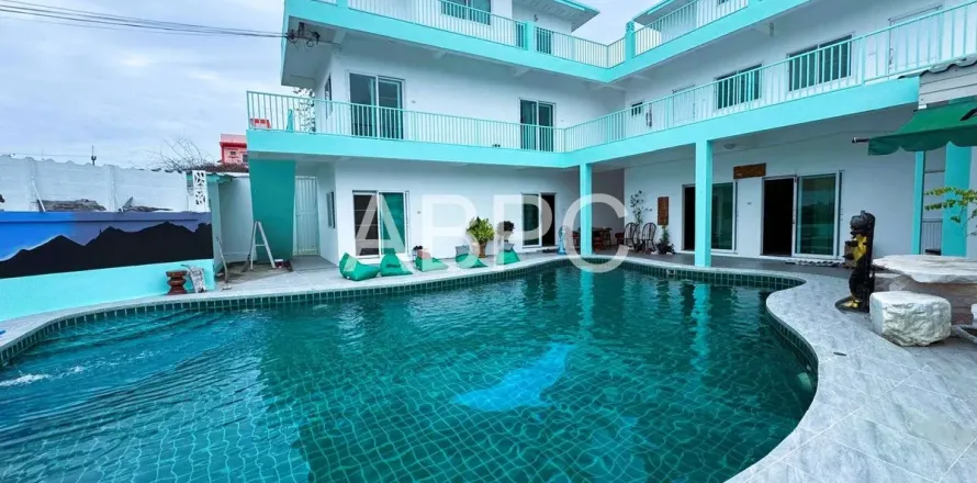 Casa de 8 dormitorios en Pattaya, Tailandia № 211868