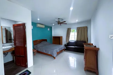 Casa de 8 dormitorios en Pattaya, Tailandia № 211868 - foto 25
