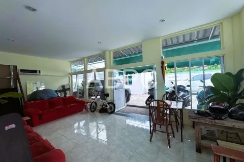Casa de 8 dormitorios en Pattaya, Tailandia № 211868 - foto 15