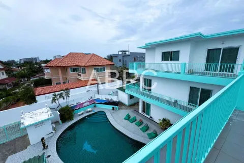 Casa de 8 dormitorios en Pattaya, Tailandia № 211868 - foto 8